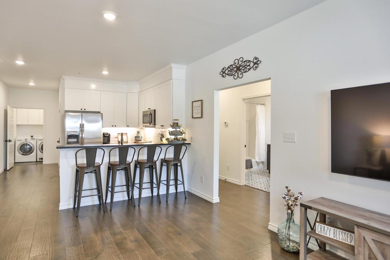 Holiday home Hill Country Haven A Modern Rustic - 2 Bedroom 2 Bathroom Townhouse Off Main Street Fredericksburg