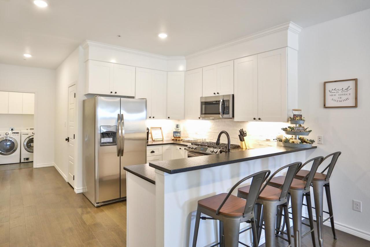 Holiday home Hill Country Haven A Modern Rustic - 2 Bedroom 2 Bathroom Townhouse Off Main Street *
