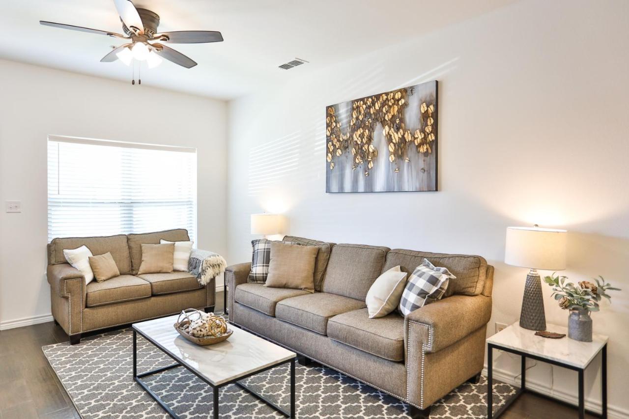 Hill Country Haven A Modern Rustic - 2 Bedroom 2 Bathroom Townhouse Off Main Street *