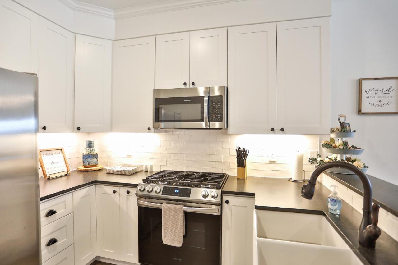 Сasa de vacaciones Hill Country Haven A Modern Rustic - 2 Bedroom 2 Bathroom Townhouse Off Main Street Fredericksburg